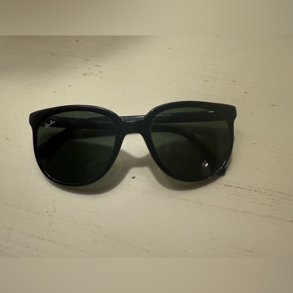 Vintage Ray Ban Wayfarers Black Unisex - Picture 2 of 6